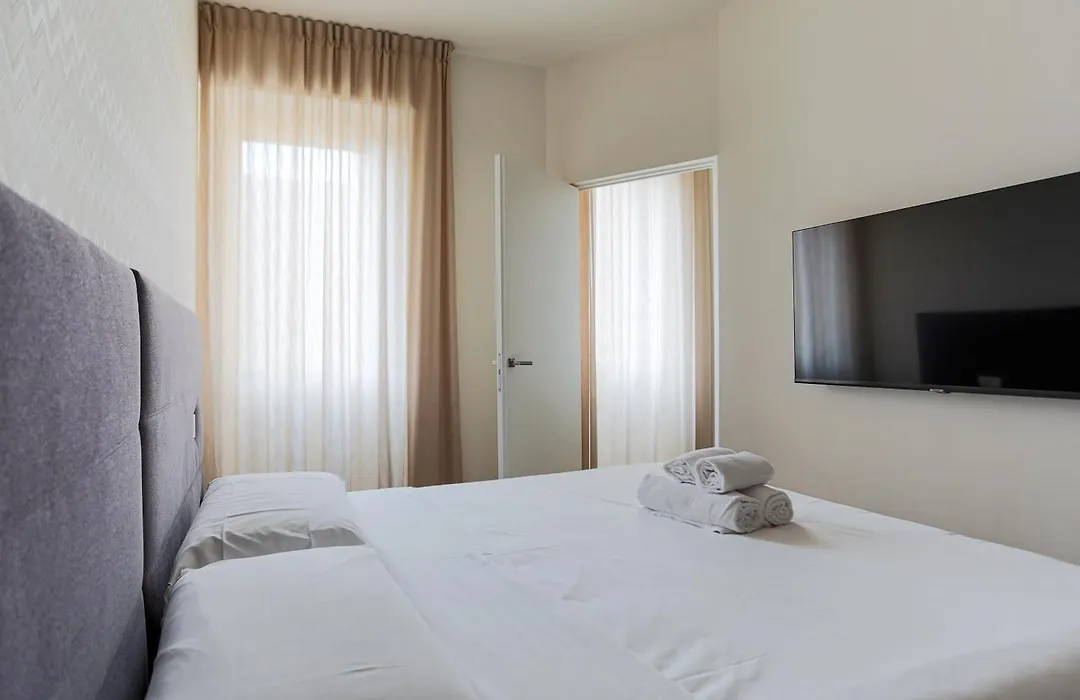 Yls Luxury Suites 2-1
